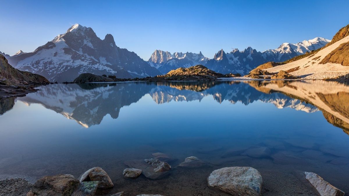 Les autorités françaises limiteront le nombre de touristes quotidiens se rendant au Mont Blanc